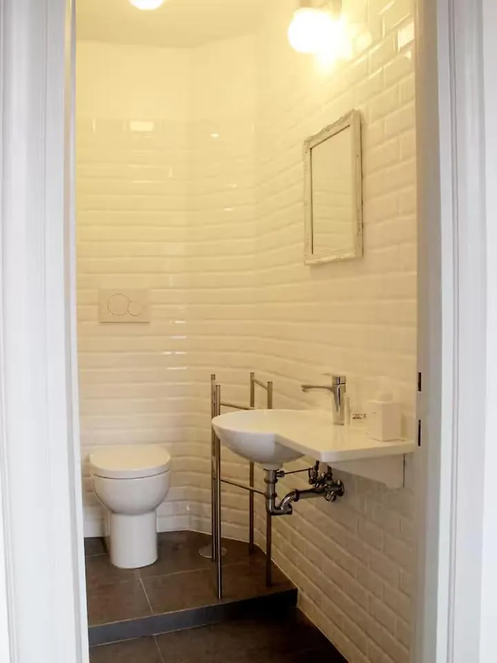 Spacious, Modern, Bright Apartment, Near Piazza Navona! Rome