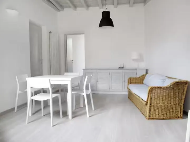 Spacious, Modern, Bright Apartment, Near Piazza Navona! Rome