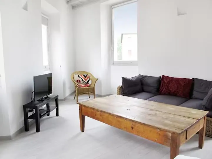 Spacious, Modern, Bright Apartment, Near Piazza Navona! Rome