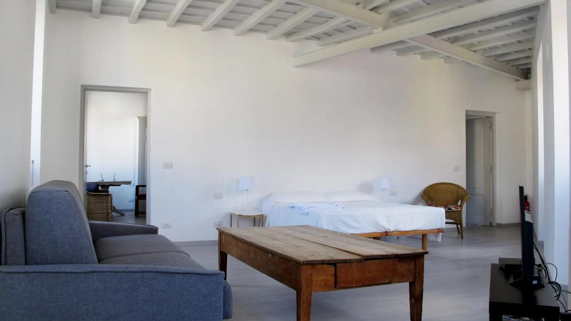 Spacious, Modern, Bright Apartment, Near Piazza Navona! Rome Italy