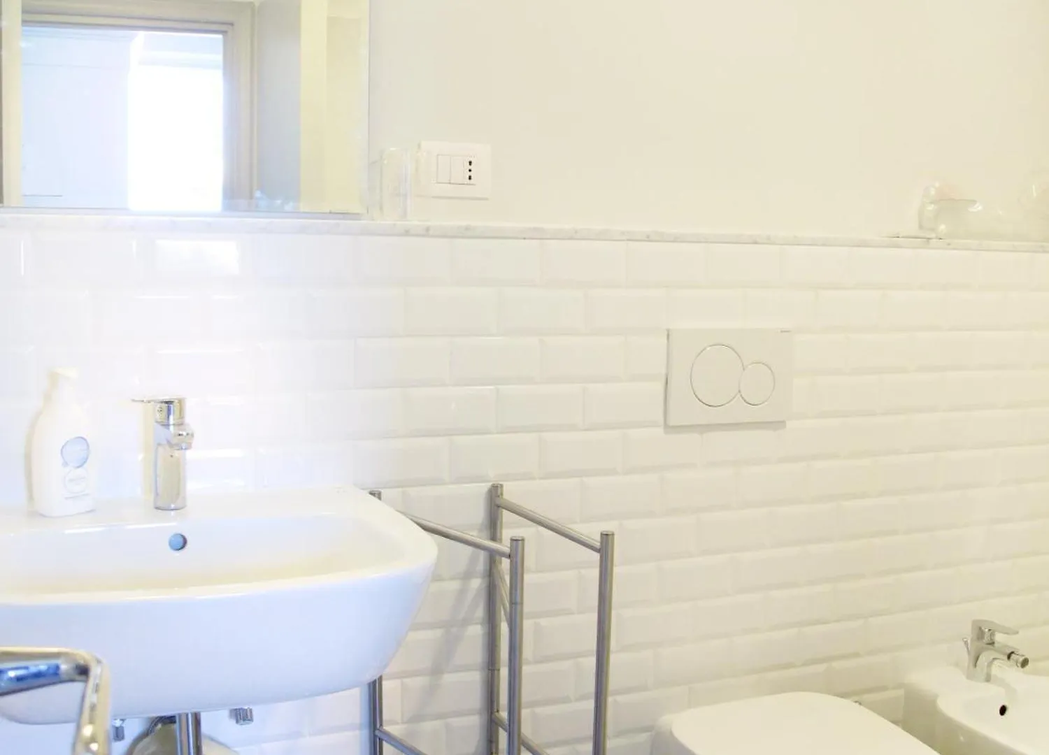 Spacious, Modern, Bright Apartment, Near Piazza Navona! Rome Apartment